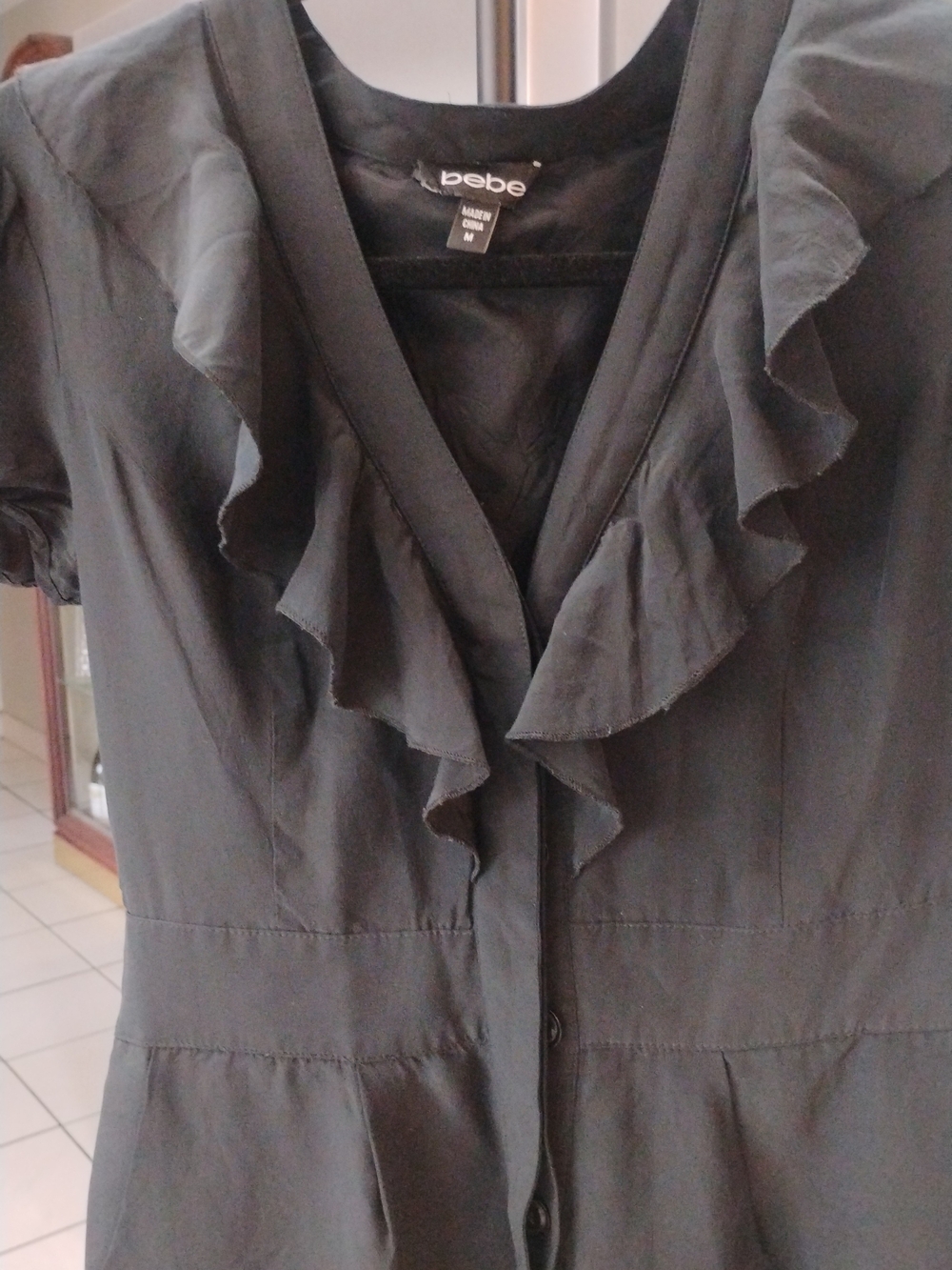 bebe Black Ruffle V-Neck Sheath Dress SZ M - Picture 5 of 6